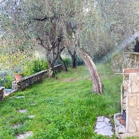 2 Bedrooms House At Lerici 500 M Away From The Beach With Sea View Enclosed Garden And Wifi Hébergement de vacances
