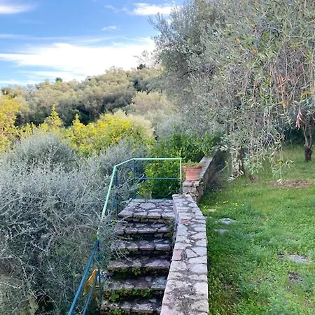 Casa vacanze 2 Bedrooms House At Lerici 500 M Away From The Beach With Sea View Enclosed Garden And Wifi *